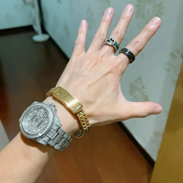 Gucci Gold Chain-Link Rectangular Plaque Bracelet 8