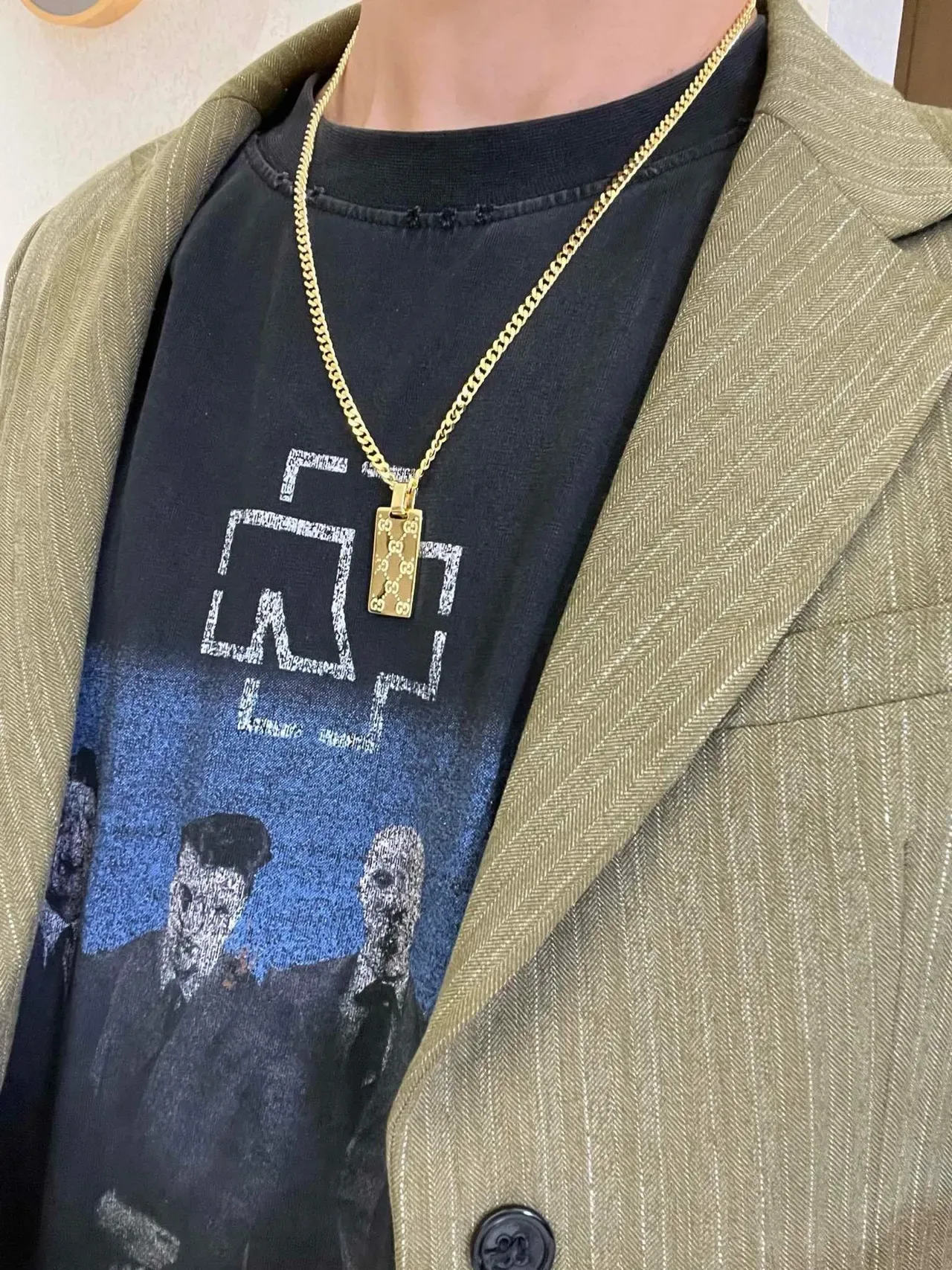 Gucci Gold Green Curb Chain Rectangular Pendant Necklace 5