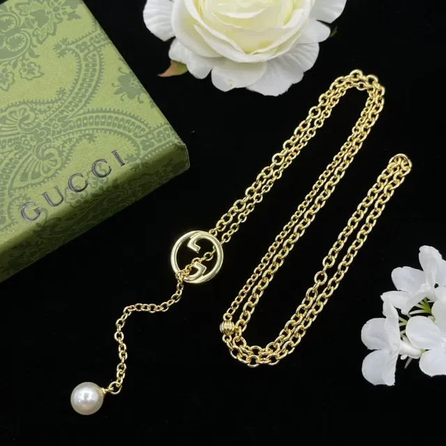 Colar Gucci Corrente Dourada Branca Interlocking G Logo Pingente 5