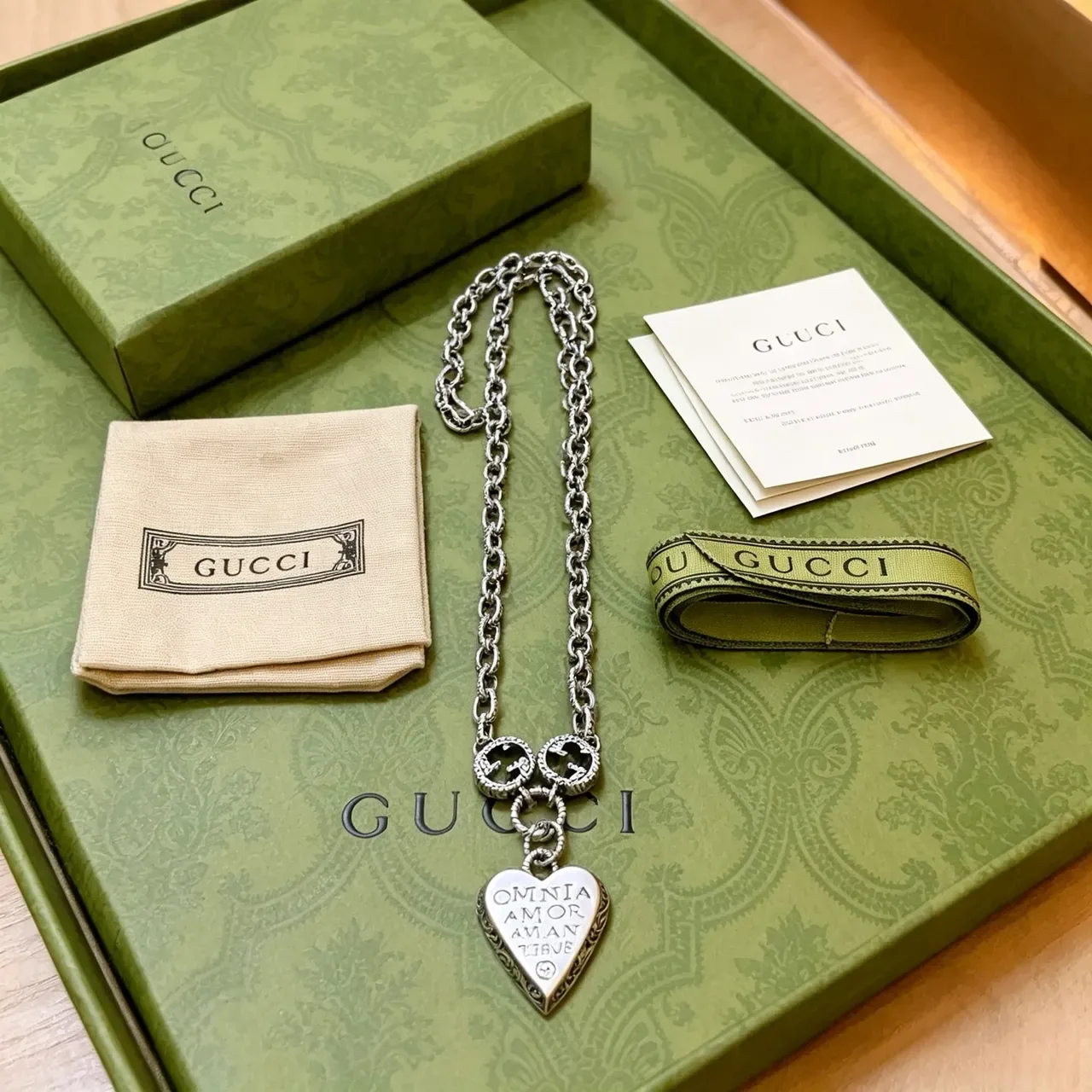 Gucci Heart Silver Green Chain Pendant Necklace 8