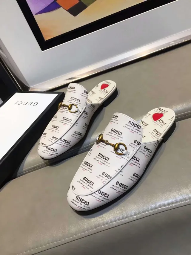 Gucci Horsebit 1955 Logo-Print सफेद चमड़े की स्लिप-ऑन लोअफर्स 3