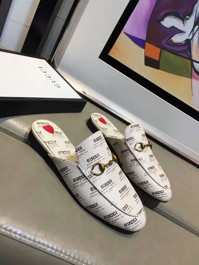 Gucci Horsebit 1955 Logo-Print सफेद चमड़े की स्लिप-ऑन लोअफर्स 7