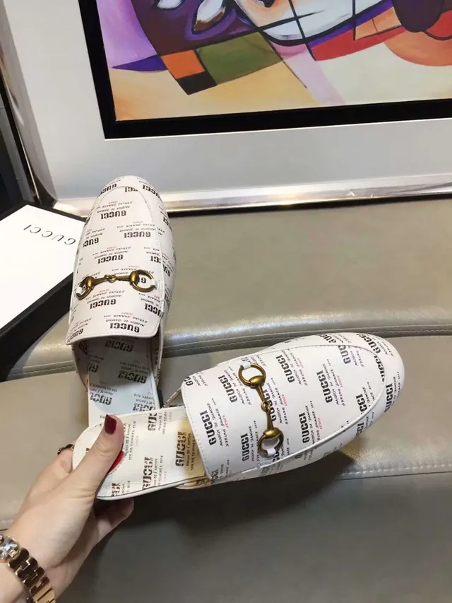 Gucci Horsebit 1955 Logo-Print सफेद चमड़े की स्लिप-ऑन लोअफर्स 8