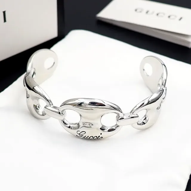 Gucci Horsebit 1955 Polished Silver-Tone Interlocking Oval Link Cuff Bracelet 4
