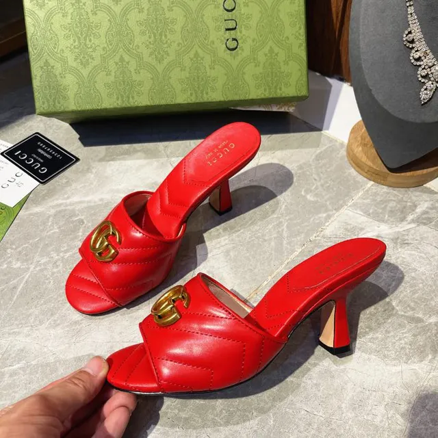 Gucci Horsebit 1955 Sandalias Mule Casual de Cuero Acolchado Rojo 2