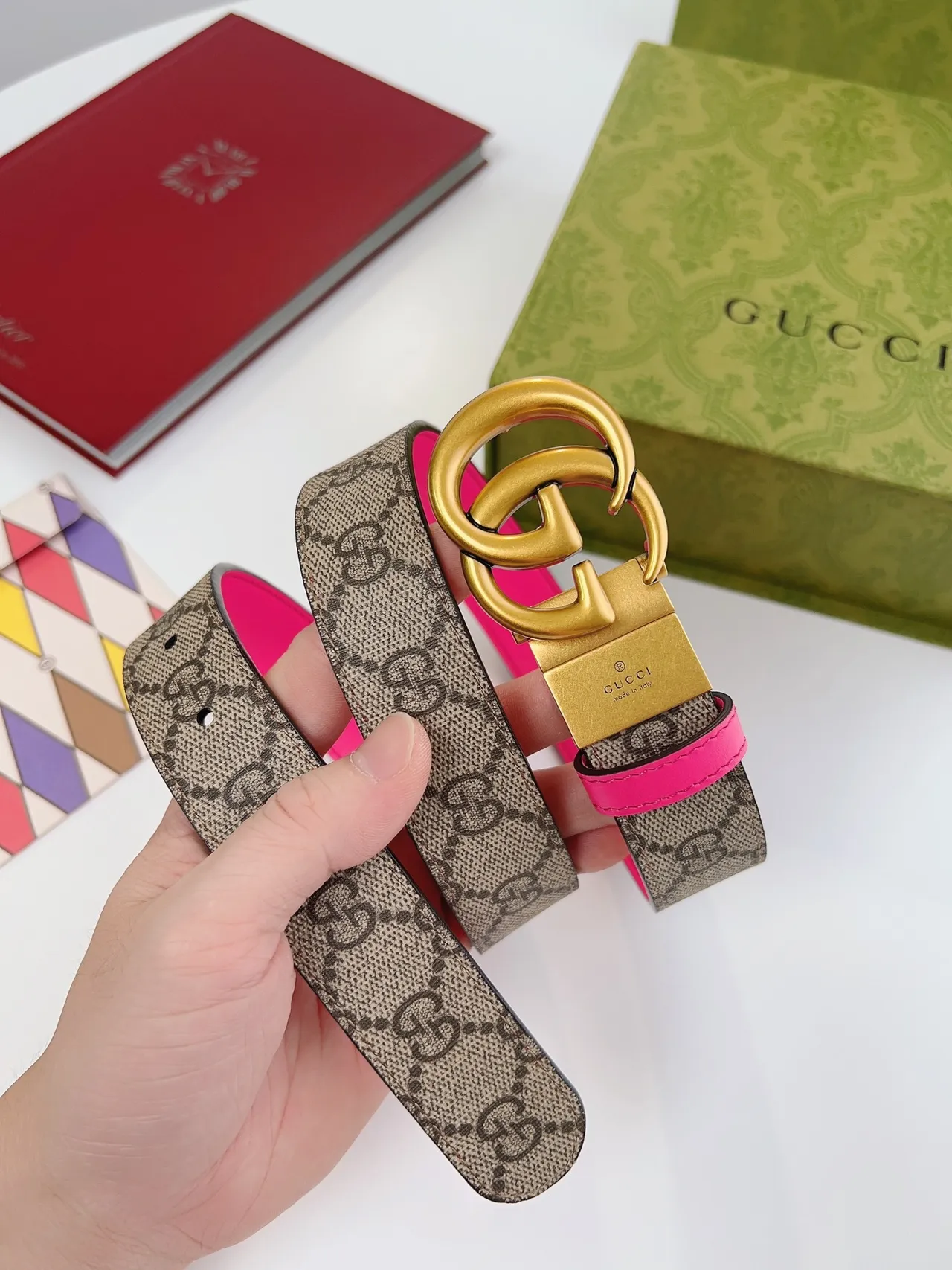 Gucci Horsebit 1955 لونين بينك نيون و GG مونوغرام حزام جلد 2