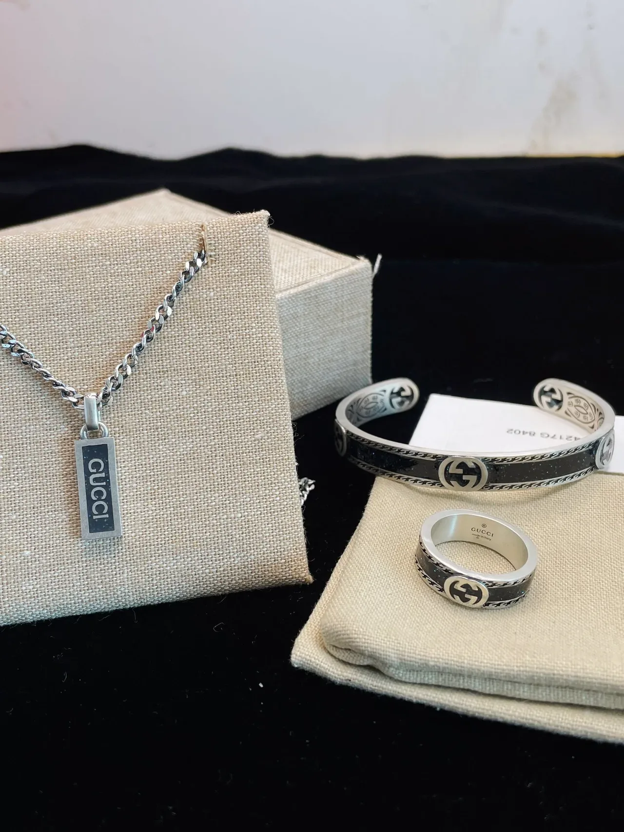 Gucci Interlocking G خواتم أسود إيمل سيلفر تون 9