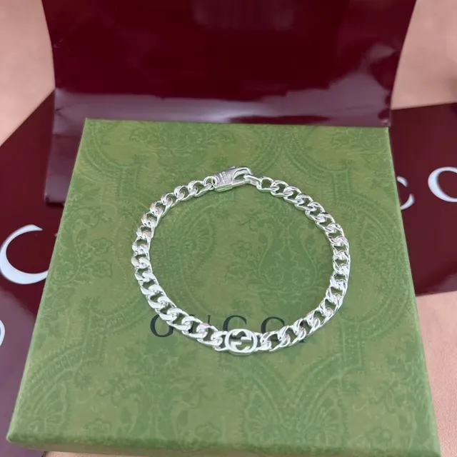 Gucci Interlocking G Curb Chain Silver-Tone Necklace 5