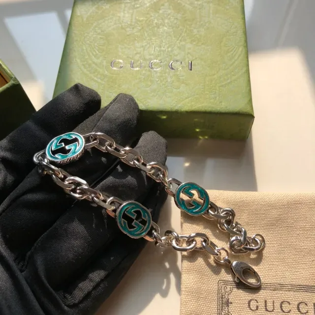 Gucci Interlocking G Medallion Chain Bracelet 4