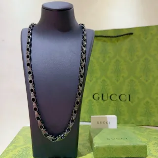 Gucci ইন্টারলকিং জি ওভাল-লিংক গানমেটাল এবং সিলভার হার