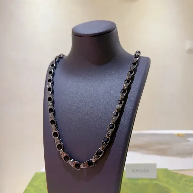 Gucci Interlocking G Oval-Link Gunmetal and Silver Necklace 4