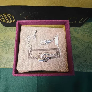 Gucci Interlocking G سوار سلسلة فضية
