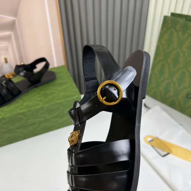 Gucci Medusa Gladiator Sandal أسود ذهب متعدد الحزام رأس الزينة صنادل جلادي 7