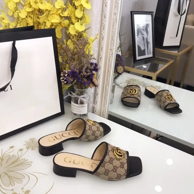 Gucci Ophidia GG Monogram Canvas Gold Buckle Sandálias casuais 6