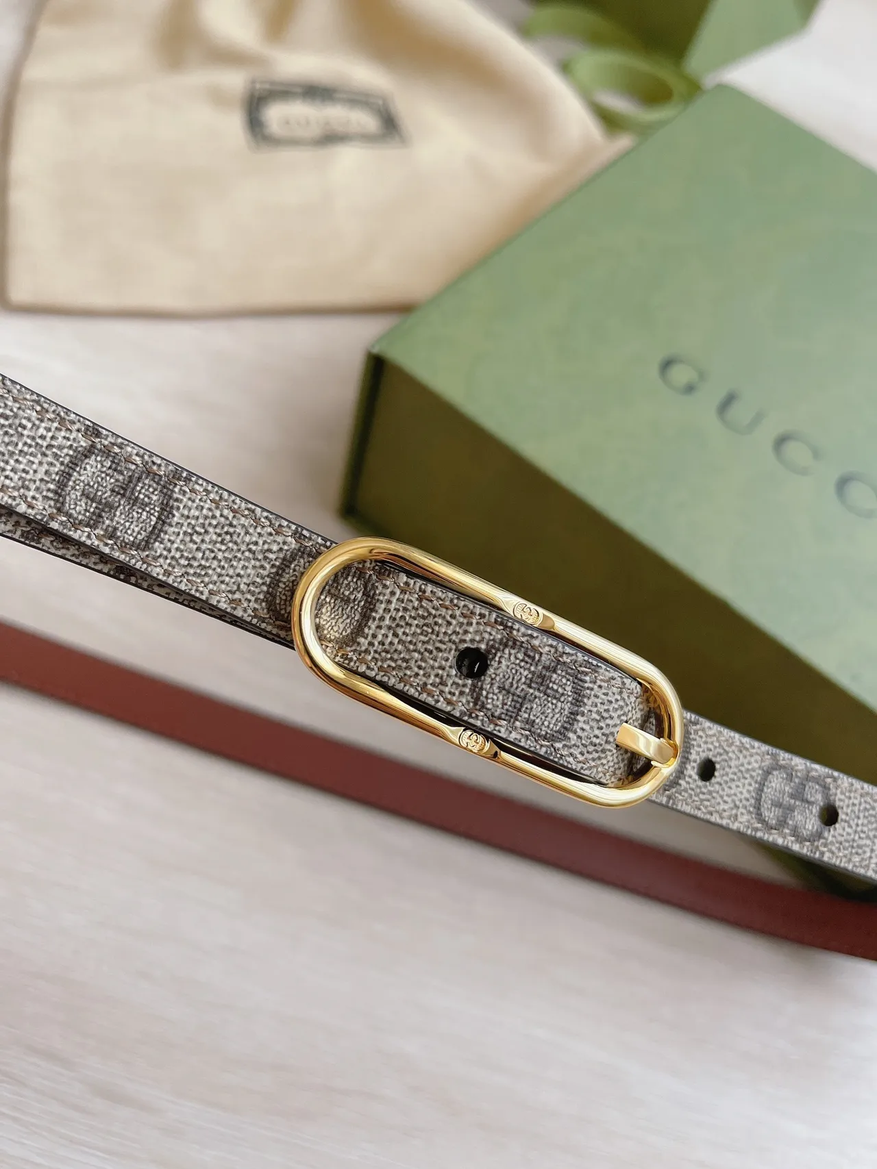 Gucci Ophidia GG Monogram Cinturón de cuero reversible 5