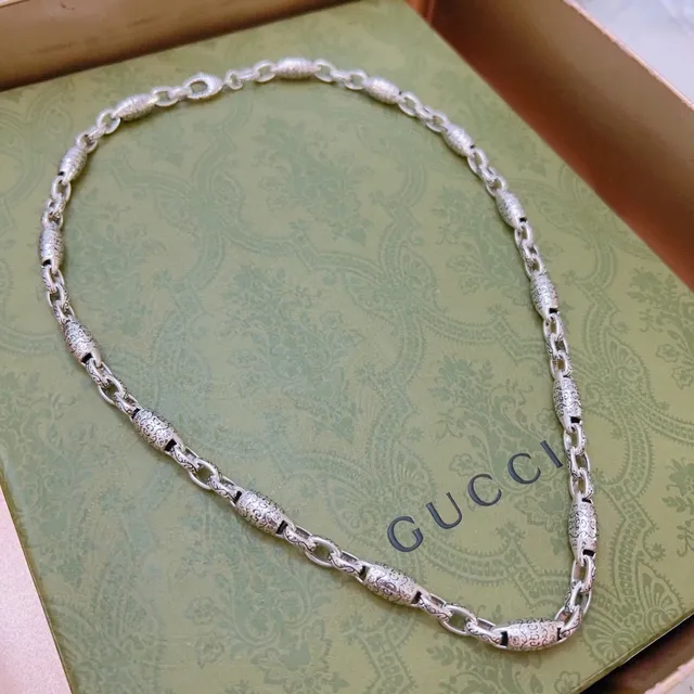 Gucci Ornate Scroll-Engraved Barrel Link Necklace 4