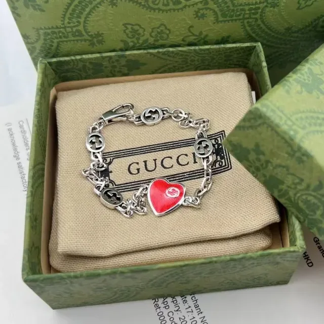 Collier Gucci Chaîne Argentée Pendentif Cœur Émaillé Rouge et Bleu 8