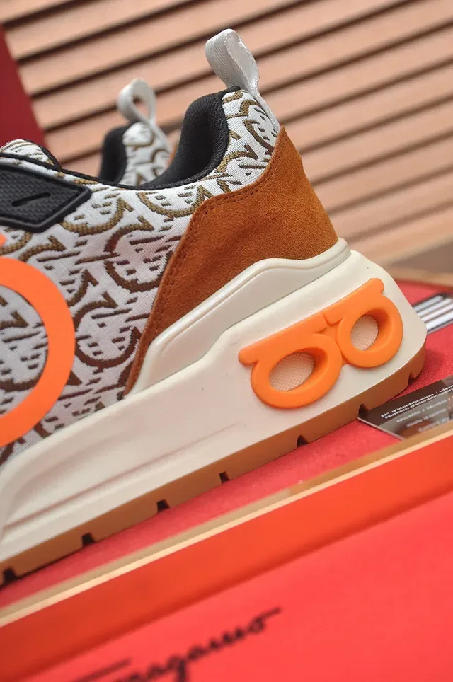 Gucci Rhyton Monogram Beige Orange zapatillas lifestyle 9