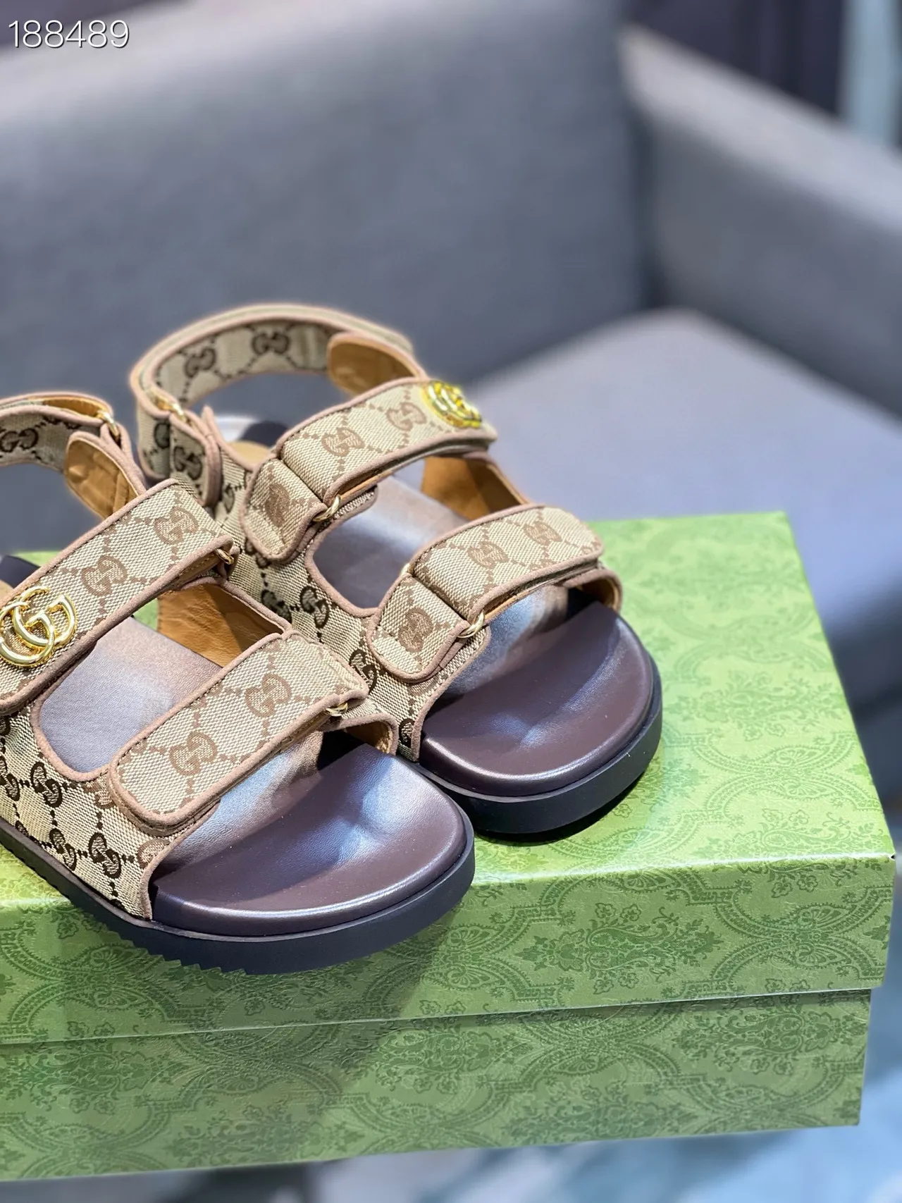 Sandales casuales Gucci Screener beige GG Monogram canvas et cuir marron 5