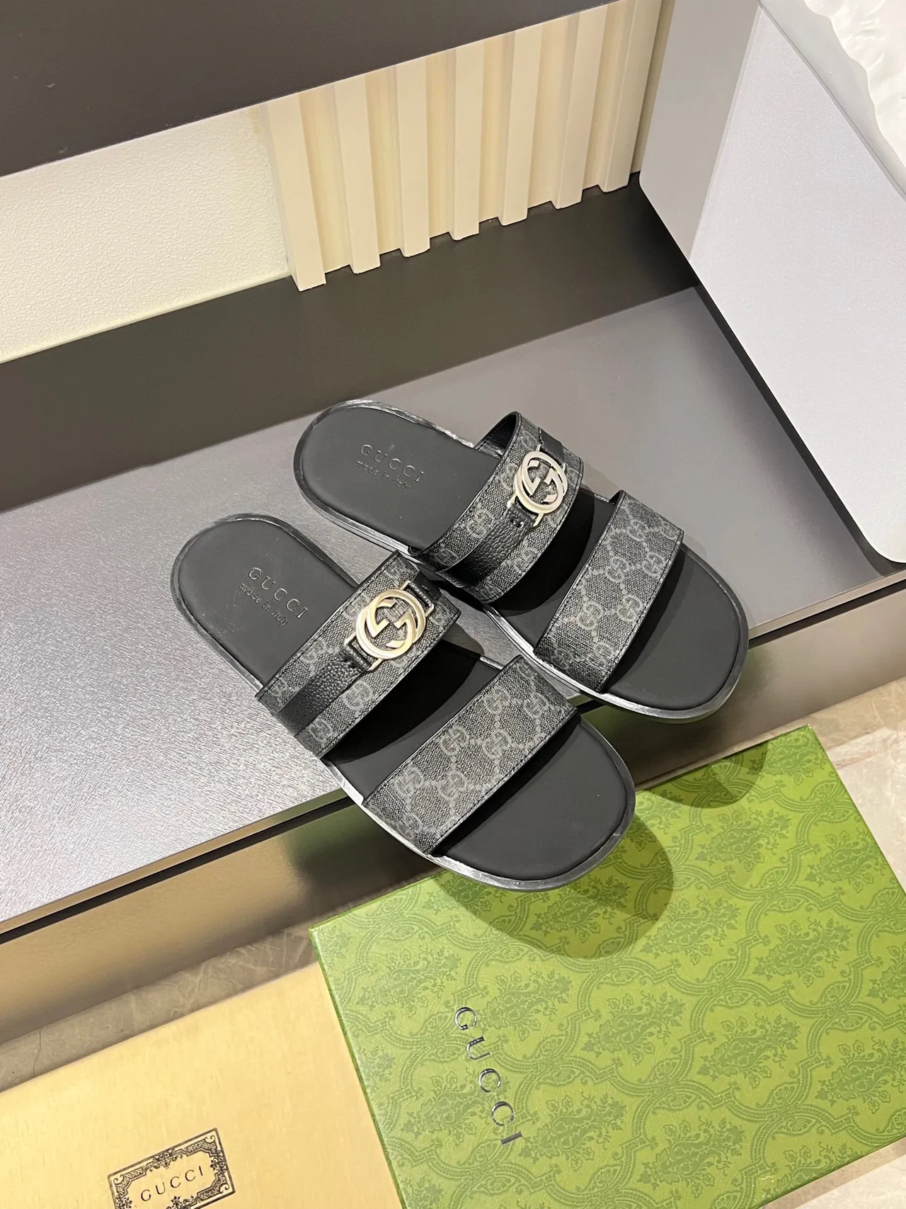 Gucci Screener GG Monogram Black Gray 拖鞋 6