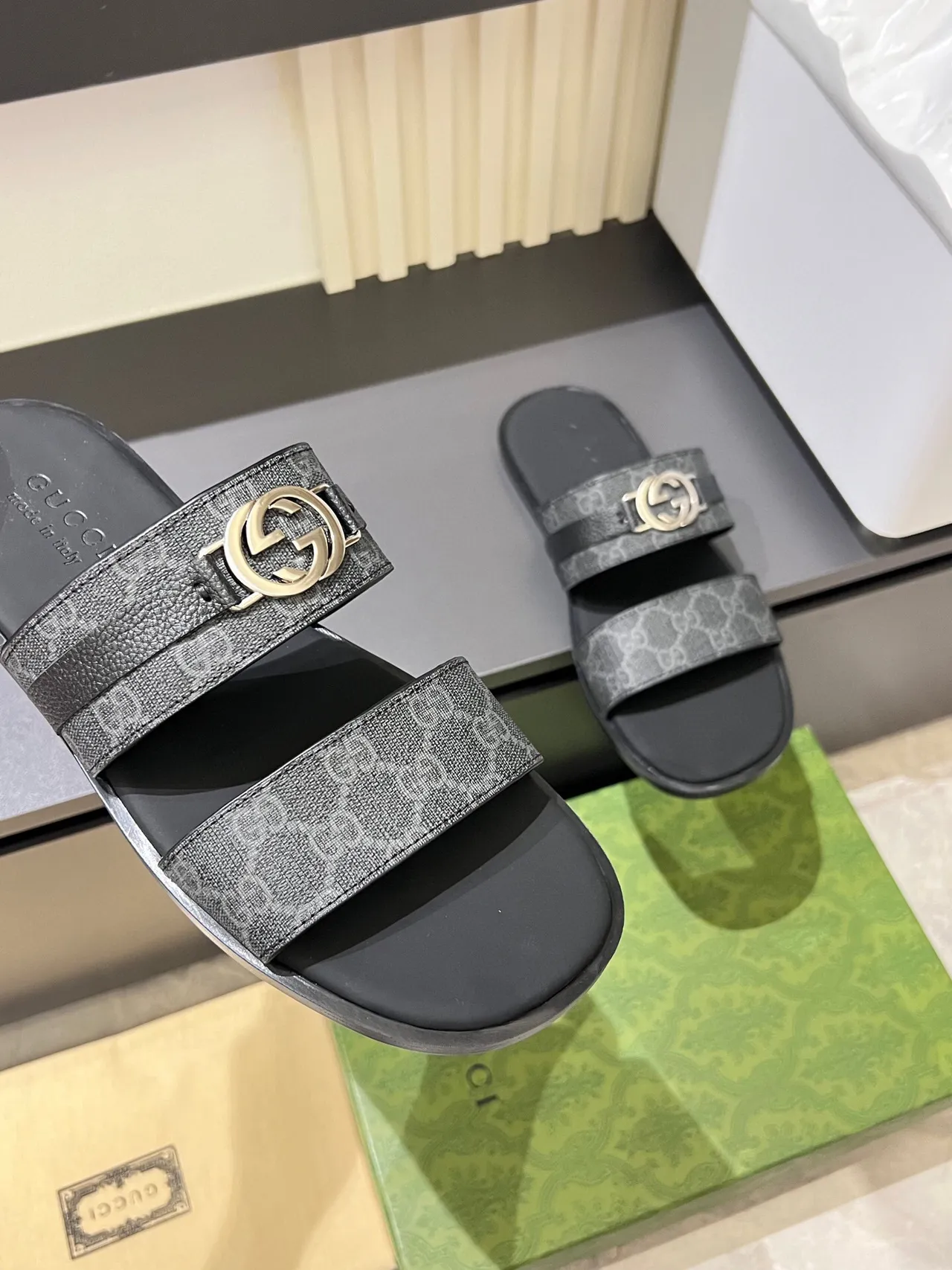 Gucci Screener GG Monogram Black Gray 拖鞋 8