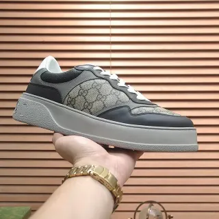 Gucci Screener GG Monogram 帆布黑色皮革平台生活方式运动鞋