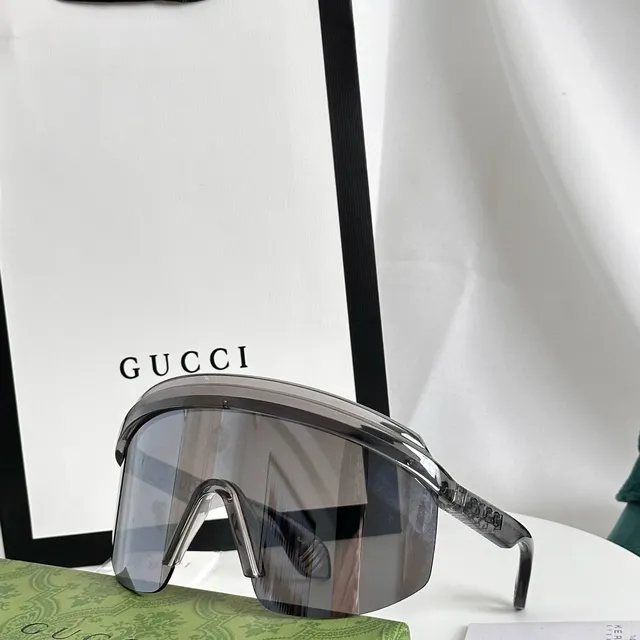 Gucci Screener Glossy Black Shield Wraparound Sunglasses 7