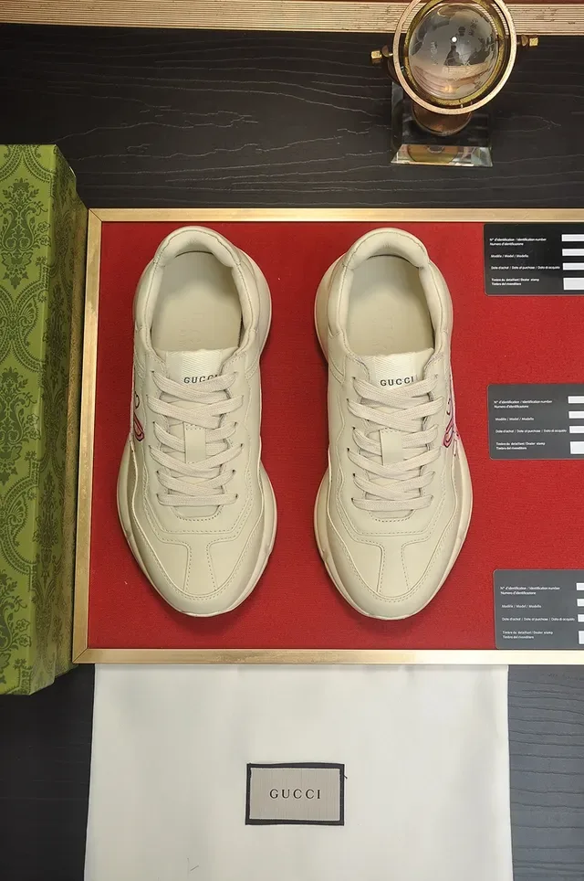 Zapatillas Gucci Screener Off-White Gráfico de Conejo Chunky 4