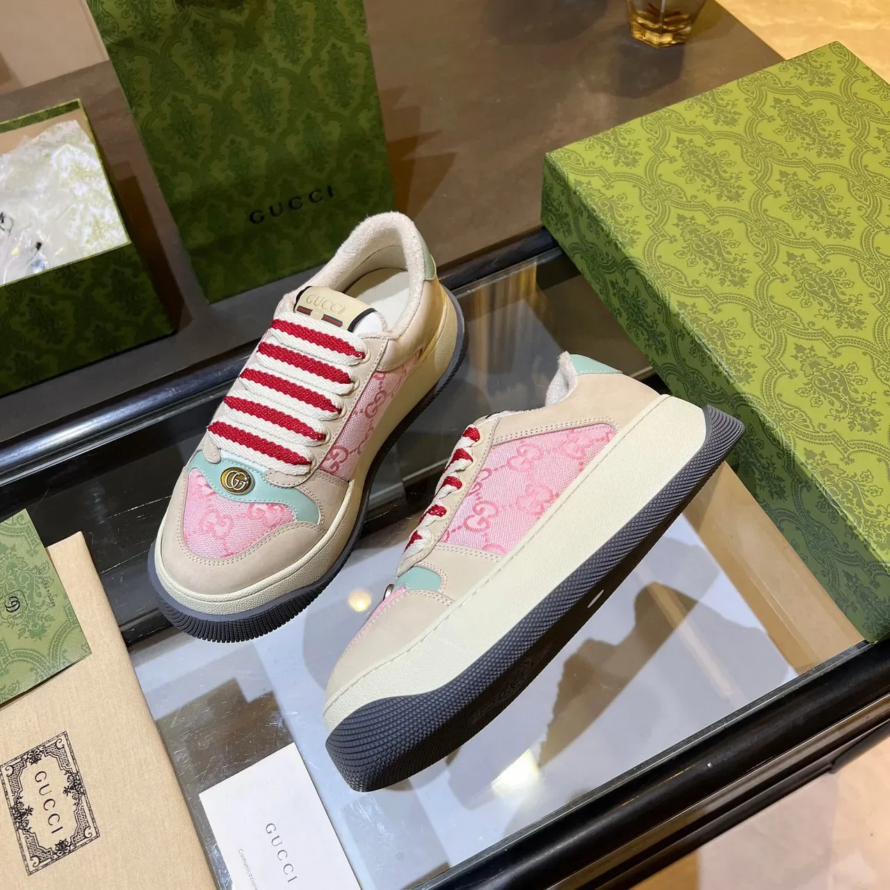 Gucci Screener Rosa e Bege GG Jacquard Tênis Lifestyle 9