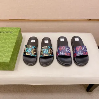 Gucci Screener Printed GG Graffiti Sandalias Deslizantes