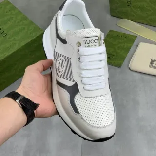 Gucci Screener Zapatillas Lifestyle Blancas y Negras Perforadas