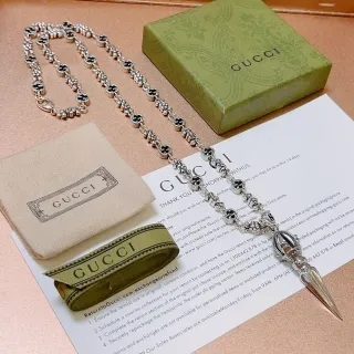 Gucci সিলভার ব্ল্যাক মেটাল এনামেল ফ্লোরাল লিংকস নেকলেস