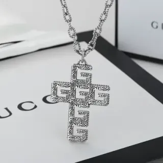 Collier Gucci Argent Croix en forme GG Monogram Motif