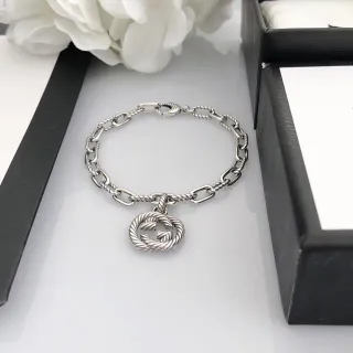 Gucci سوارة سلسلة حبل ملتوية فضية مع قلادة Interlocking G