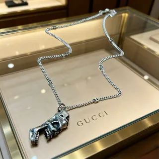 Gucci جمجمة ومسدس قلادة سلسلة فضية