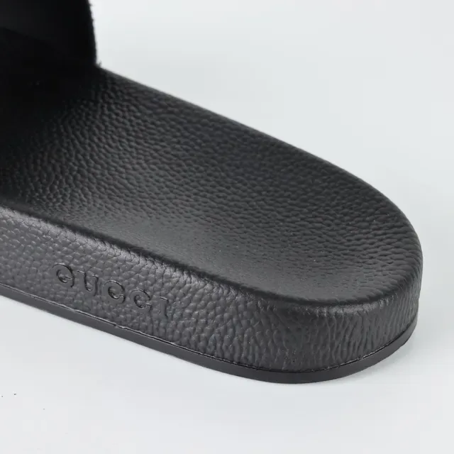 Gucci Slide Sandalias Negras con Correa Monograma 4