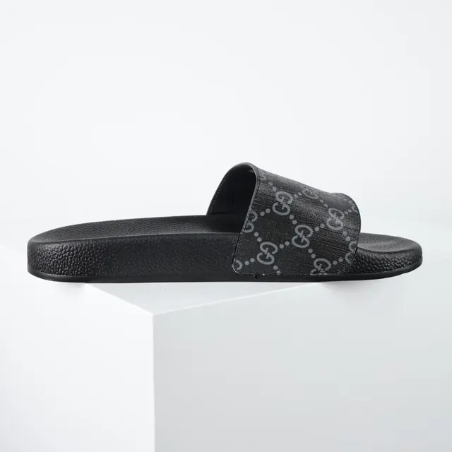Gucci Slide Sandalias Negras con Correa Monograma 7