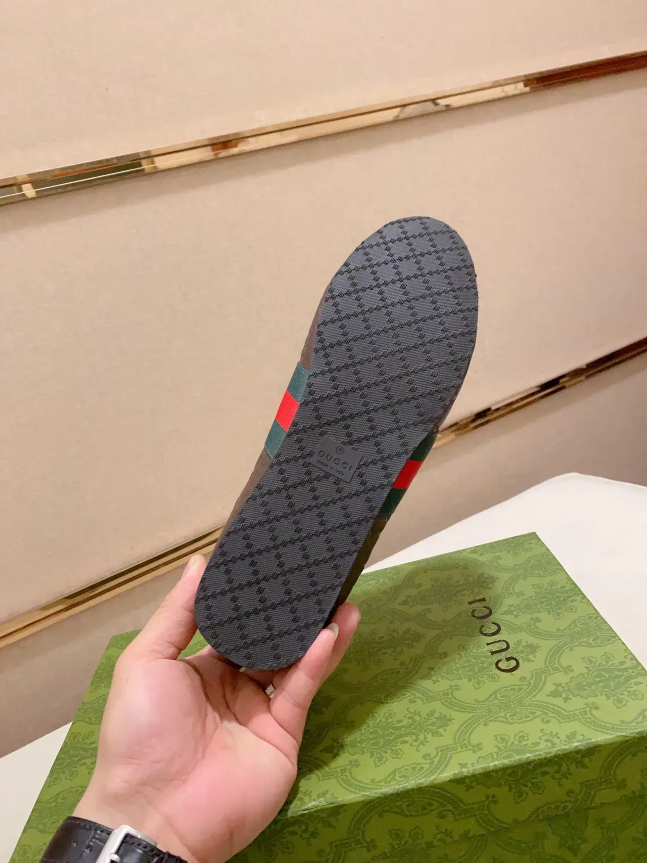 Gucci Tennis 1977 棕色 GG压花皮革麂皮生活方式运动鞋 2