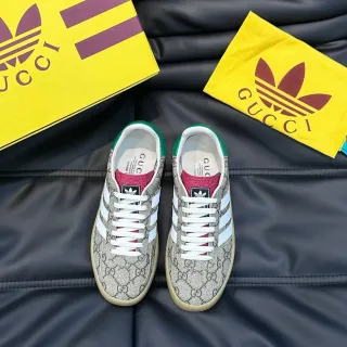 Gucci Tennis 1977 Lona con Monograma Rayas Blancas Cuello Verde Zapatillas Lifestyle