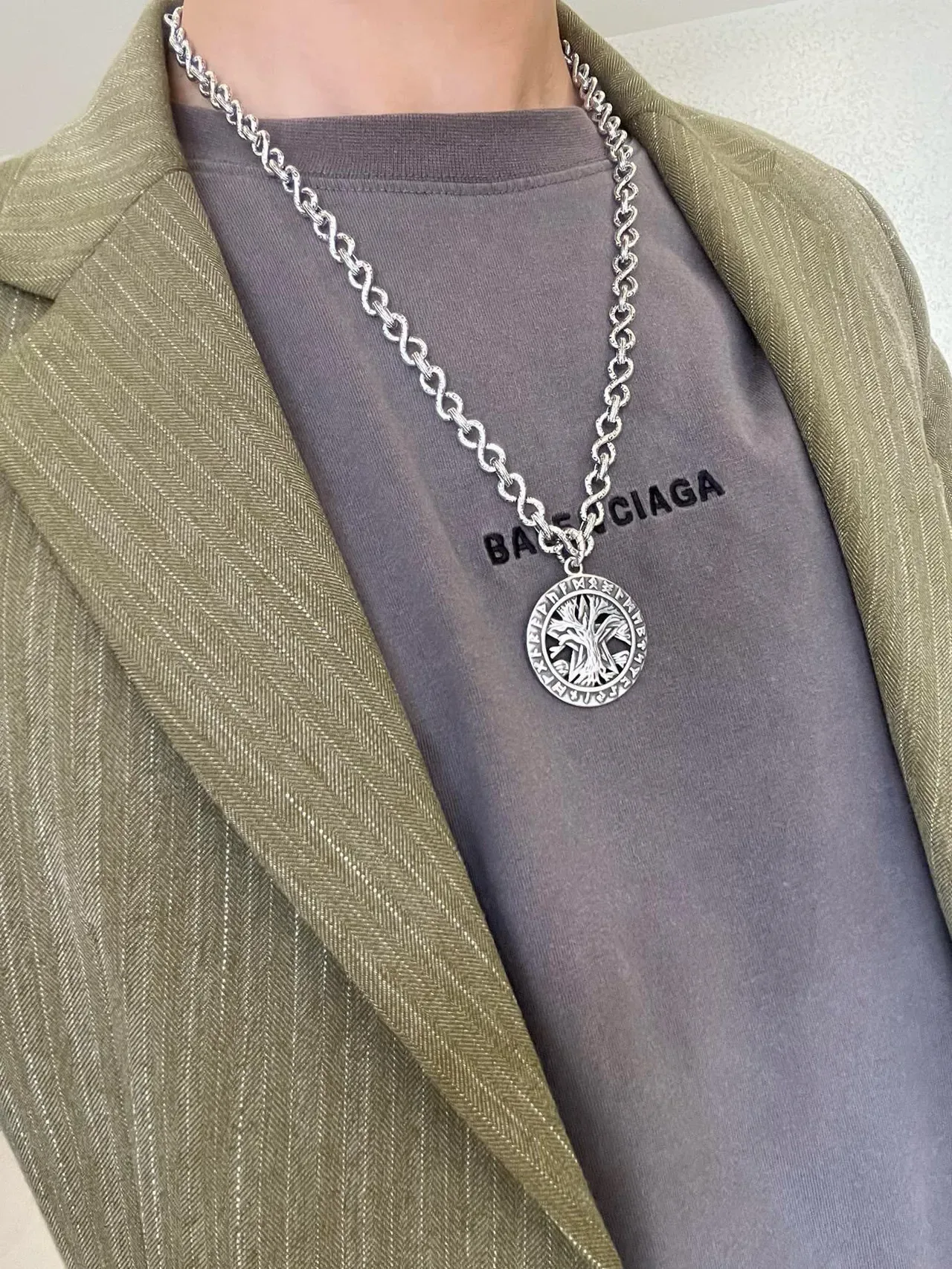 Gucci Tree of Life Pendant Silver Chain Necklace 9