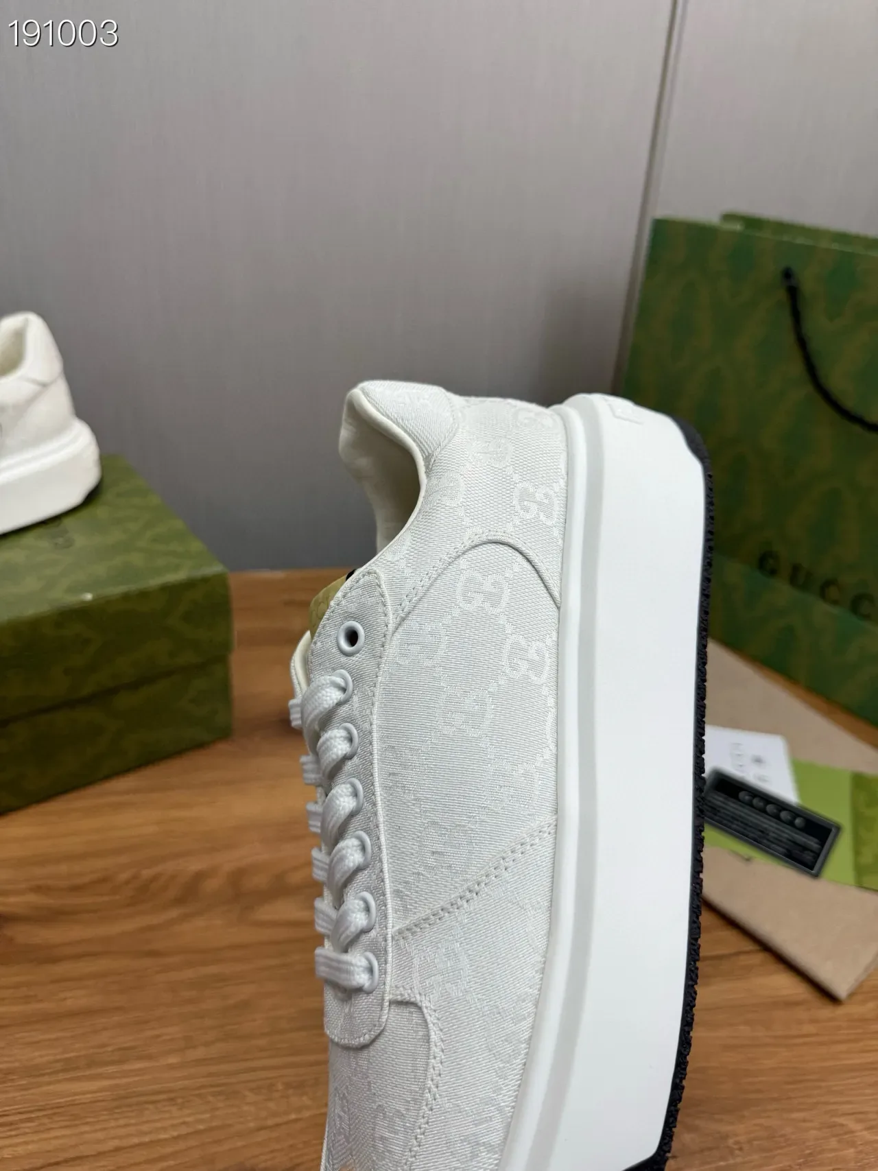 Gucci blanc noir monogrammed toile semelle plateforme lifestyle sneakers 5