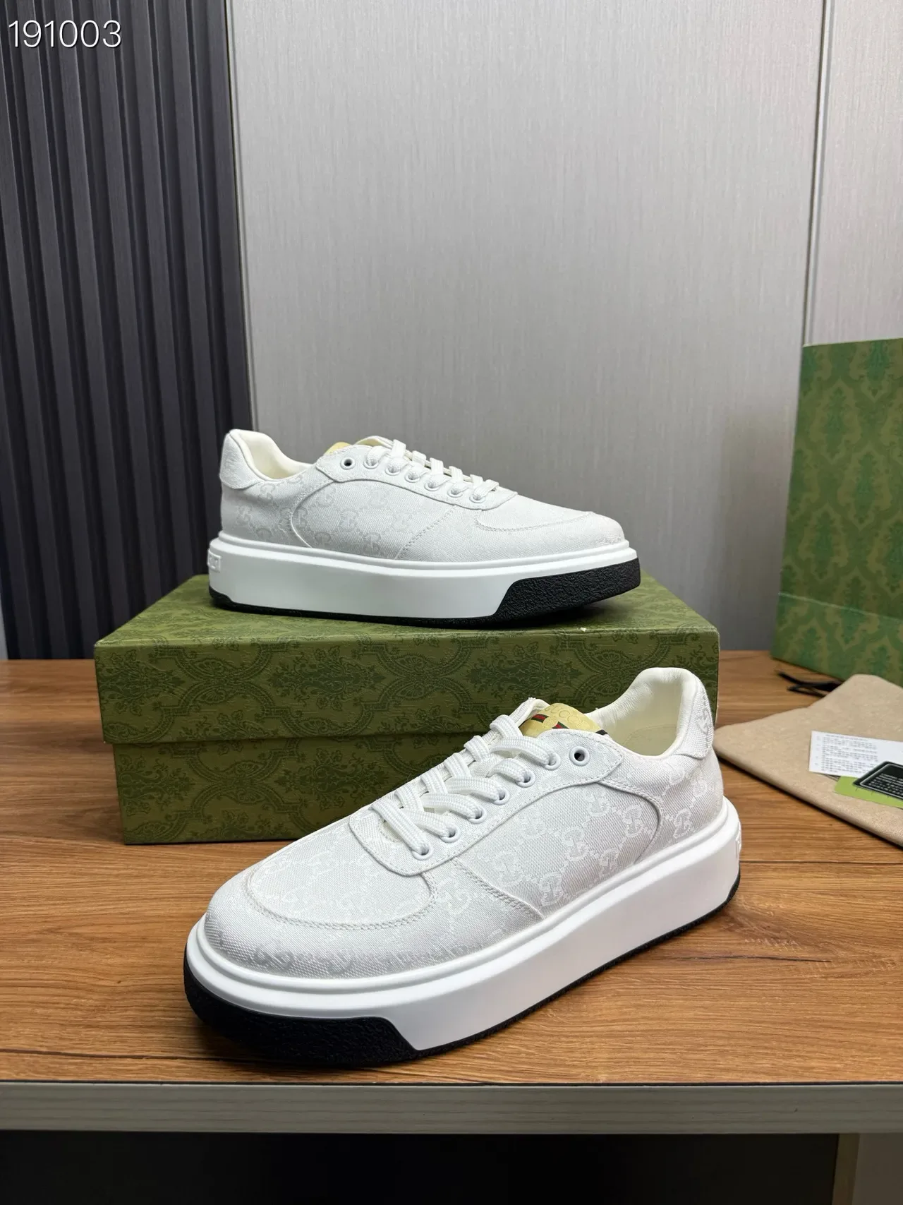 Gucci blanc noir monogrammed toile semelle plateforme lifestyle sneakers 6