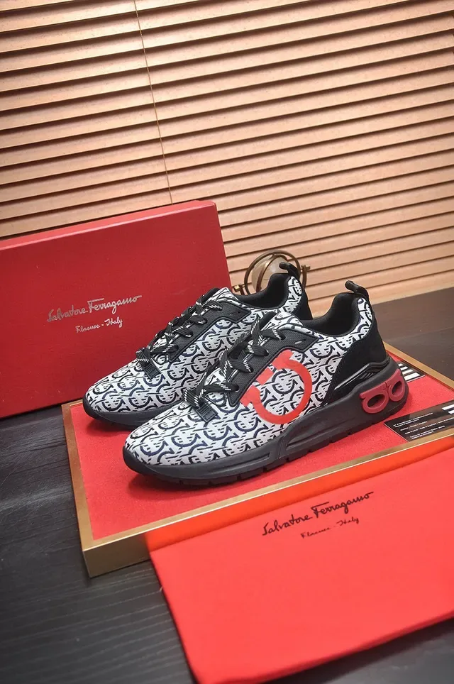 Gucci Blancas y Negras Monogrammed Textile Upper Midsole Esculpido Lifestyle Sneakers 4