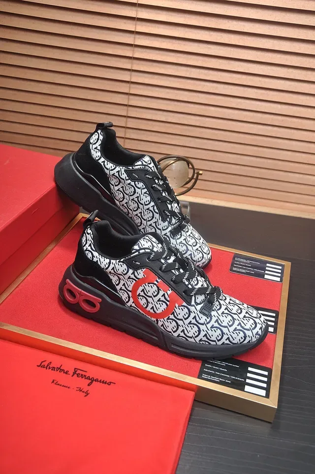 Gucci Blancas y Negras Monogrammed Textile Upper Midsole Esculpido Lifestyle Sneakers 6