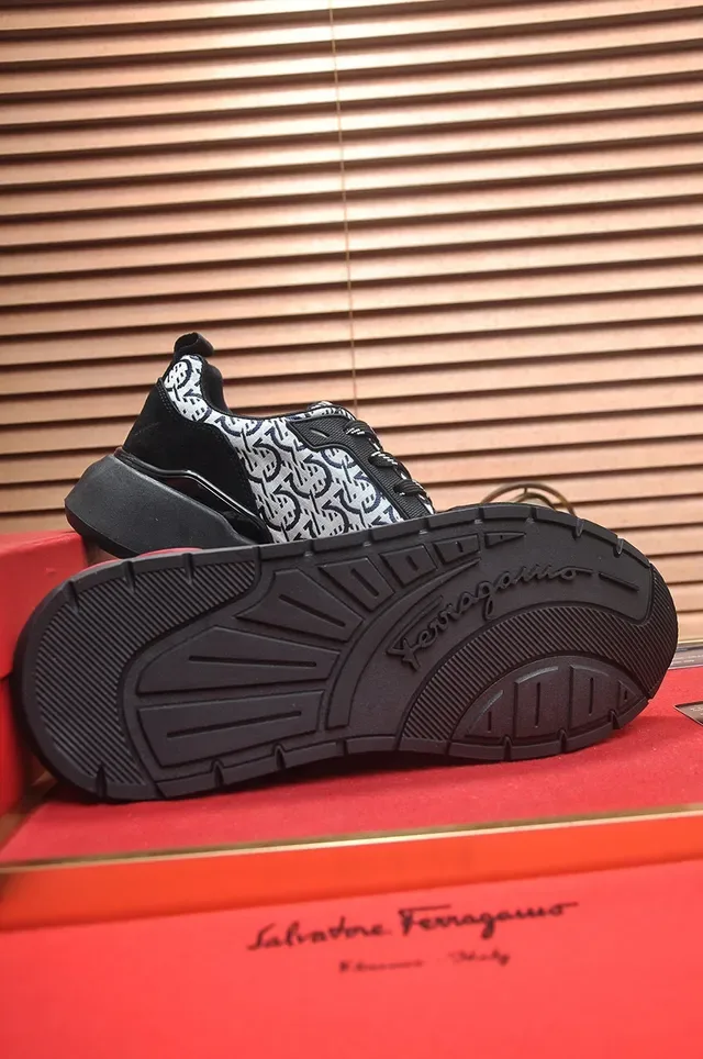 Gucci Blancas y Negras Monogrammed Textile Upper Midsole Esculpido Lifestyle Sneakers 7