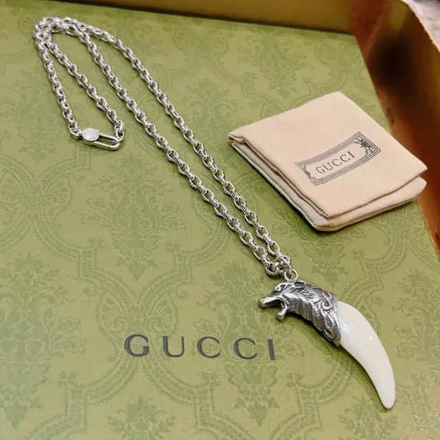 Gucci Wolf Head Tusk Pendant Necklace 9