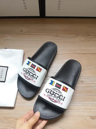 Gucci Mondial Noir Blanc Semelle Caoutchouc Sangle Tissu Chaussons 2