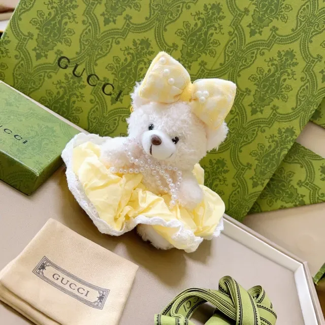 Gucci Vestido de Ursinho de Pelúcia Amarelo e Branco com Babados 6