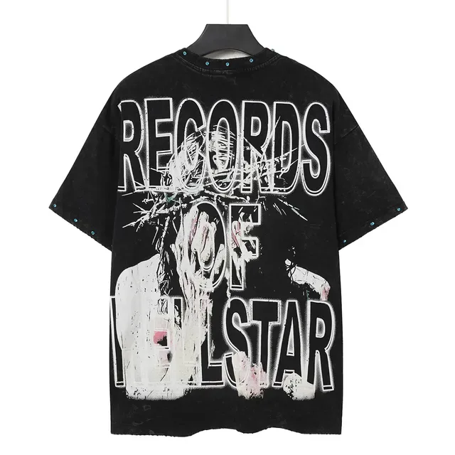 Camiseta Hellstar preta desgastada com estampa gráfica de rosto 4