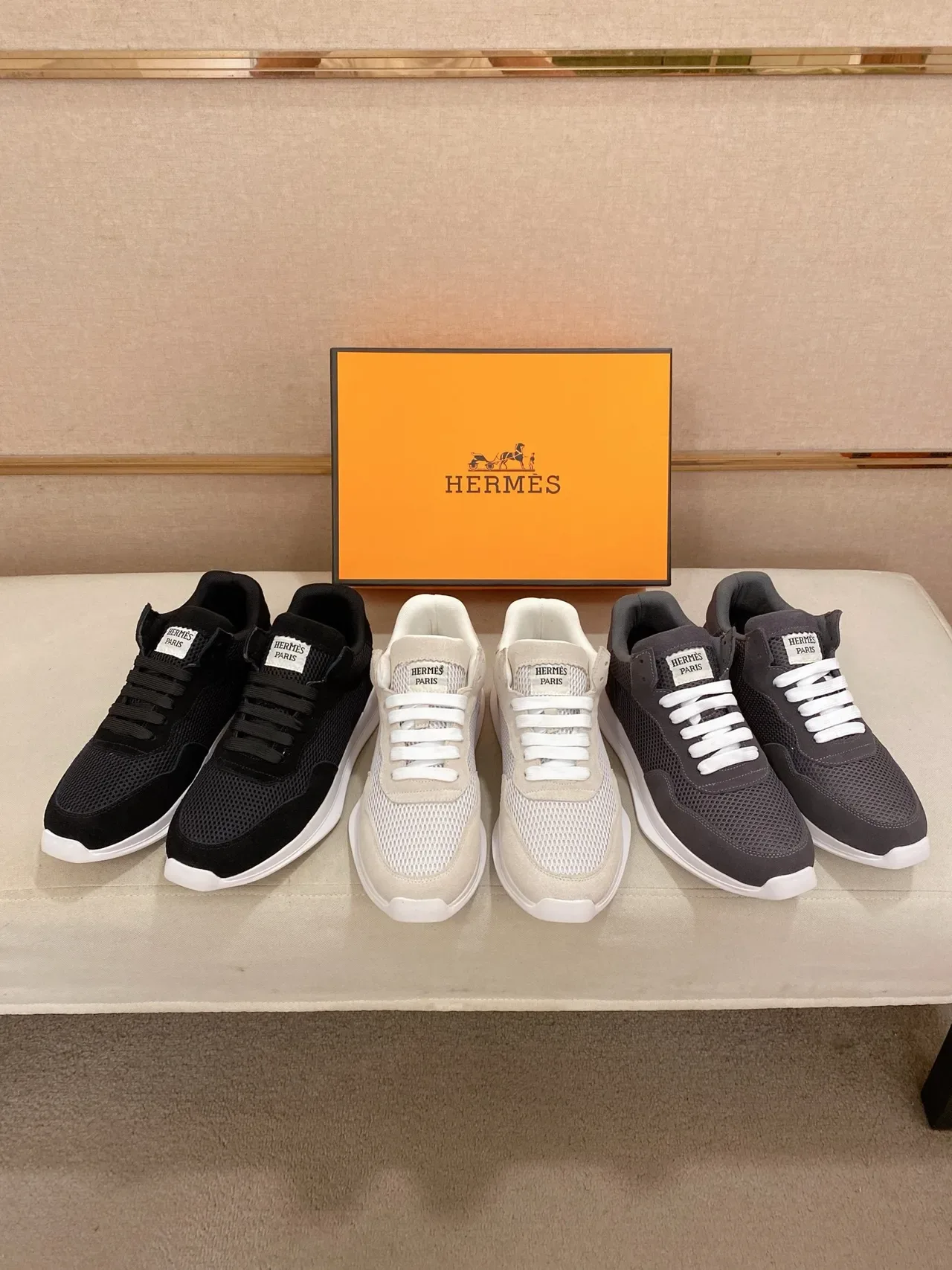 Hermès Tênis Lifestyle Preto de Malha e Camurça 2